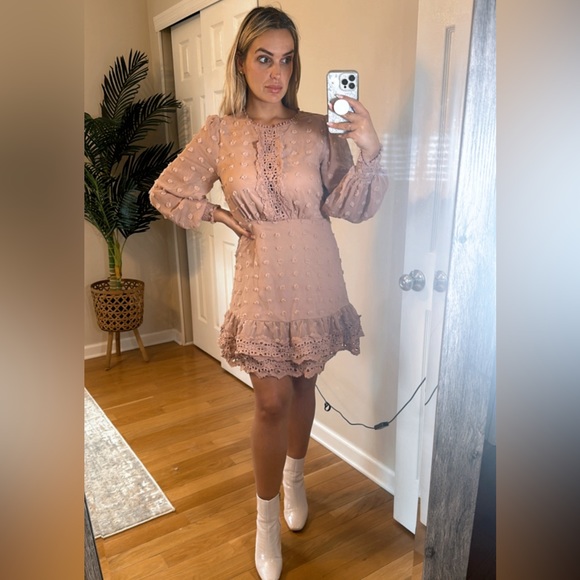 Simplee NWOT long Sleeve Rose Dress Size Large - Picture 1 of 6